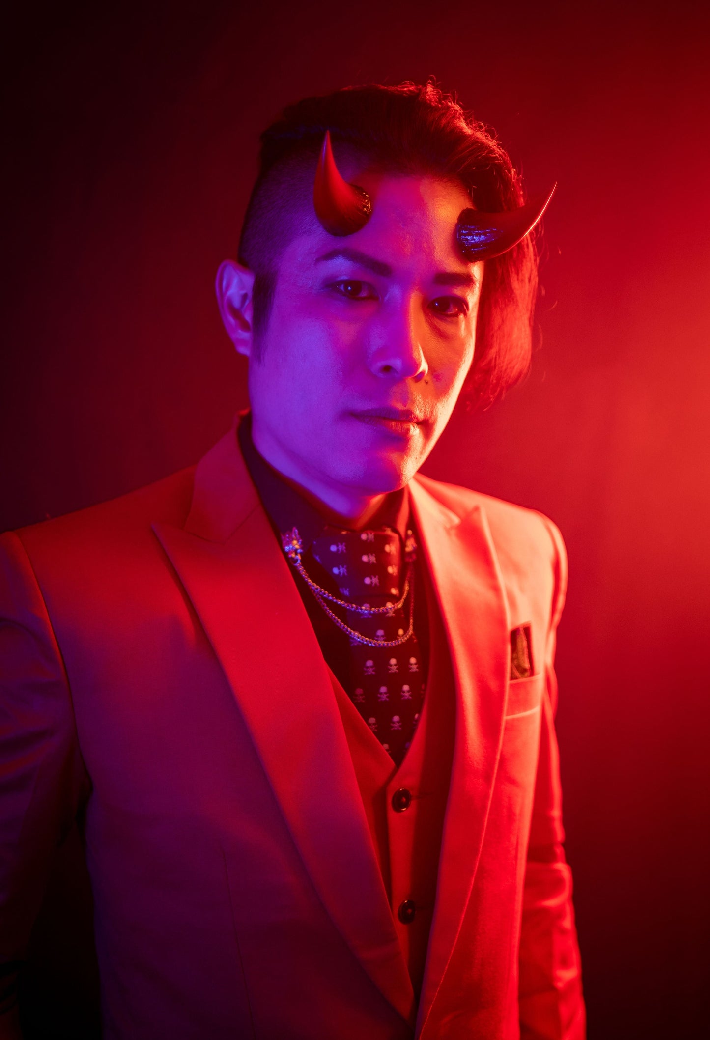 Model Zeph Rexx wears “Fiend” devil horns in Infernal Ombré on his forehead. Photo by Optic Onslaught.